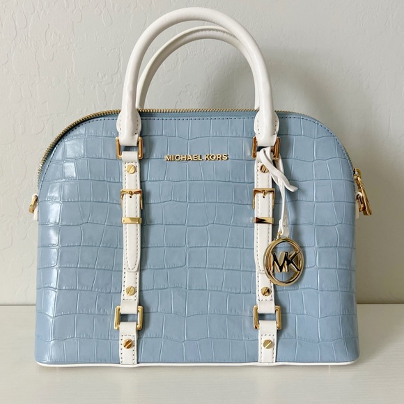 ✘ ✘ 𝗦𝗢𝗟𝗗 ✘ ✘ - Picture 7 of 10